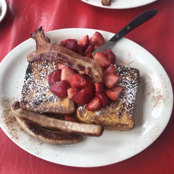Maureen's Kitchen - Cinnamon raisin French toast with fresh strawberries and bacon and sausage - Breakfast & Brunch Near Me - Smithtown, New York