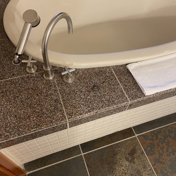 Willows Lodge - Tub area - Hotels Near Me - Woodinville, Washington Willows Lodge - Tub area - Hotels Near Me - Woodinville, Washington