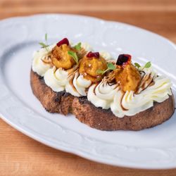 Lupessa - Toast of The Day

Housemade rye sourdough, whipped ricotta, guava & persimmon jam, old balsamic