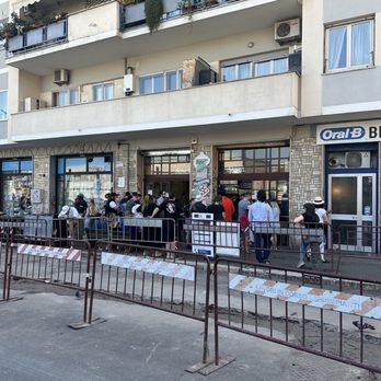 Pizzarium Gabriele Bonci - Store front and crowd - Pizza Near Me - Rome, RM Pizzarium Gabriele Bonci - Store front and crowd - Pizza Near Me - Rome, RM