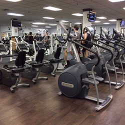 Éconofitness - Cardio and weights