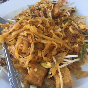 Elephant Cafe - Tofu Pad Thai with Wok Seared Flavor ! - Thai Near Me - Lake Forest, California