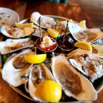 Rail Stop Restaurant & Bar - Dollar oysters - New American Near Me - Boston, Massachusetts Rail Stop Restaurant & Bar - Dollar oysters - New American Near Me - Boston, Massachusetts