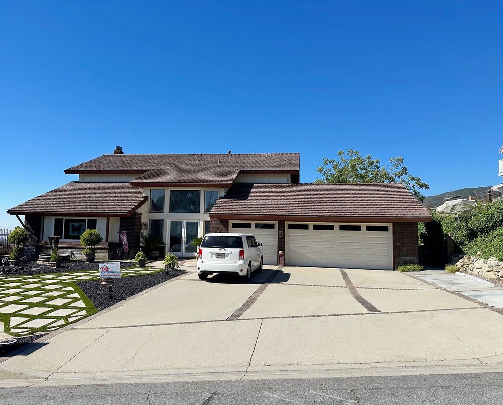 Slide of T & G Roofing and Solar Company