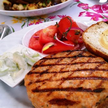 Polo Lounge - Salmon burger - New American Near Me - Beverly Hills, California