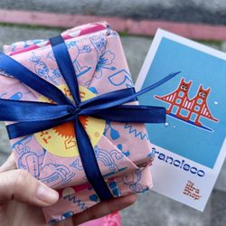 The Kira Shop - Gift wrap!