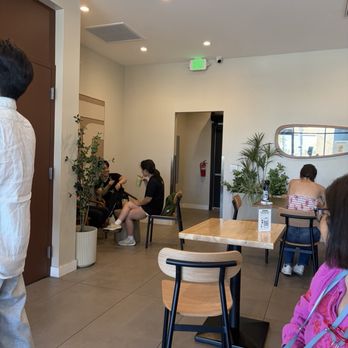 Da Vien Coffee - Seating - Coffee & Tea Near Me - Gardena, California