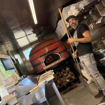 Mojo Pizza - Pizza Near Me - Orick, California Mojo Pizza - Pizza Near Me - Orick, California
