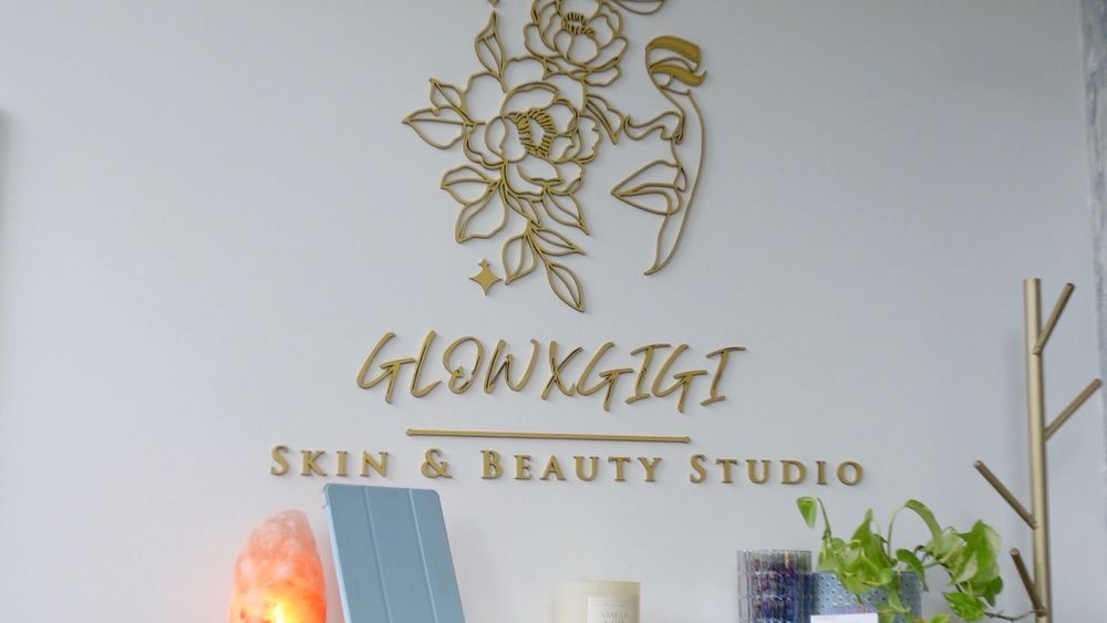 GlowXGiGi Skin & Beauty Studio Logo