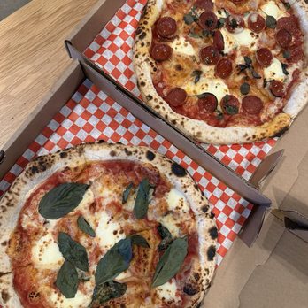 Show Me Pizza - Margherita ($14), Pepperoni ($15) - Pizza Near Me - Austin, Texas Show Me Pizza - Margherita ($14), Pepperoni ($15) - Pizza Near Me - Austin, Texas