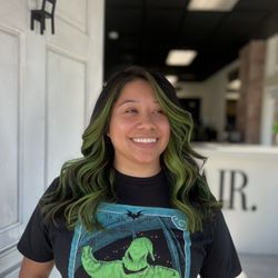 Chair Salon - Pop of green