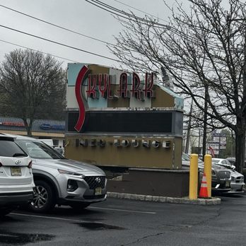 Skylark Diner - Diners Near Me - Edison, New Jersey Skylark Diner - Diners Near Me - Edison, New Jersey