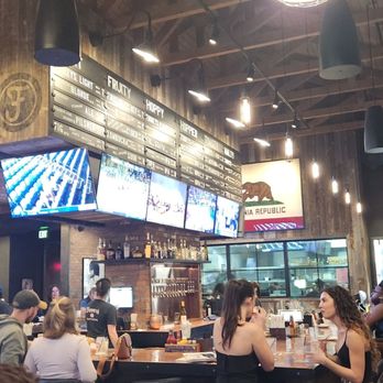 Finney's Crafthouse - Camarillo - New American Near Me - Camarillo, California