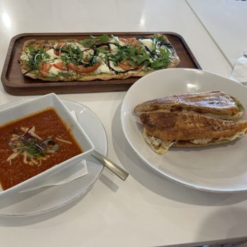 Ralph & Rose - Soup, flat bread pizza, and panini - Cafes Near Me - Dallas, Texas