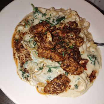 Vincent's Italian Restaurant - Chicken Alfredo...the tastiest, most flavorful chicken sitting on a bed of creamy, al dente linguine. - Italian Near Me - Mount Dora, Florida
