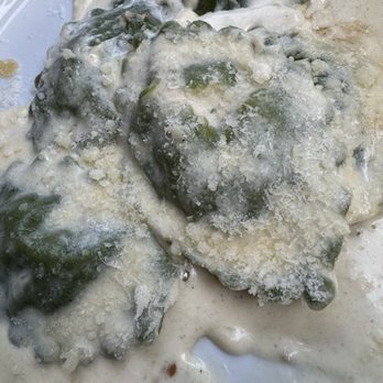 Il Pastaio - Ravioli di Spinaci e Ricotta - Italian Near Me - Beverly Hills, California Il Pastaio - Ravioli di Spinaci e Ricotta - Italian Near Me - Beverly Hills, California