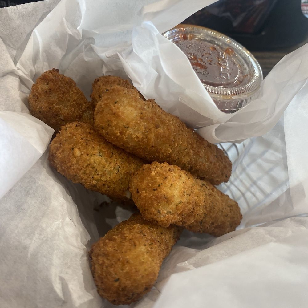 Mountain Mike's Pizza - Mozzarella Sticks with Side Marinara - tasty, tasty, tasty! - Chicken Wings Near Me - Pasadena, California