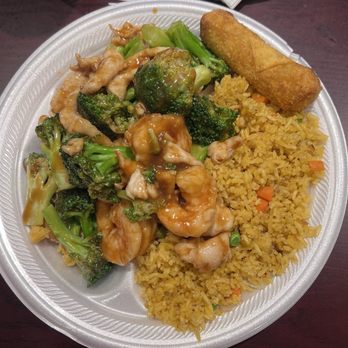 Panda Garden - Chicken & Shrimp Broccoli with fried rice & egg roll. - Chinese Near Me - Fairfield, Ohio
