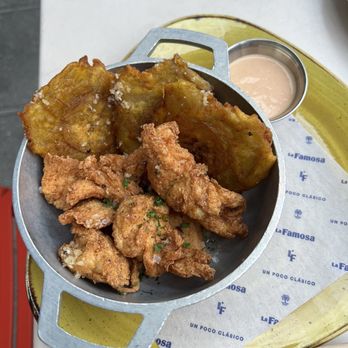 La Famosa - Happy hour chicken - Puerto Rican Near Me - Washington, DC, District of Columbia