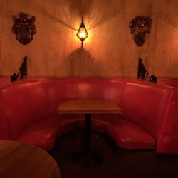 Tallyho Cocktail Lounge - Ambience