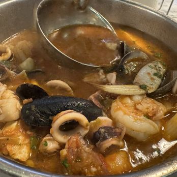 Sotto Mare - The "Best Damn Crab Cioppino" - Seafood Near Me - San Francisco, California Sotto Mare - The "Best Damn Crab Cioppino" - Seafood Near Me - San Francisco, California