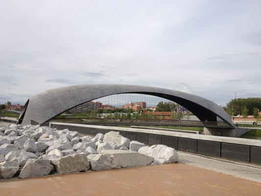 Parque Madrid Río by null