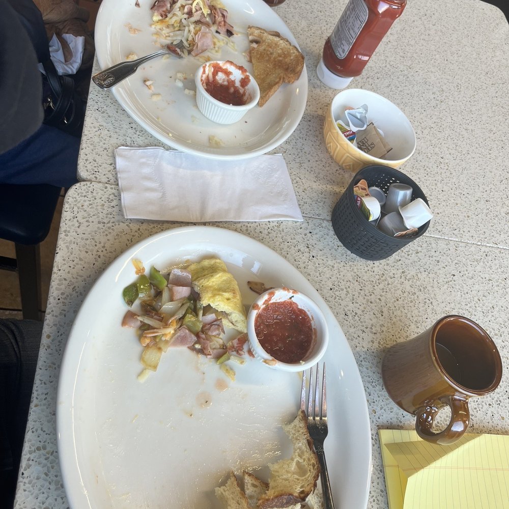 R&R’s Cafe - Food was great and not greasy! We don't feel sluggish and ready to take a walk now. - American Near Me - San Pablo, California R&R’s Cafe - Food was great and not greasy! We don't feel sluggish and ready to take a walk now. - American Near Me - San Pablo, California