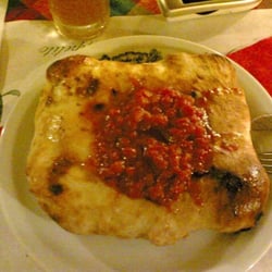 Pizzeria Vecchio Caffe' - Questo è il famoso calzone!