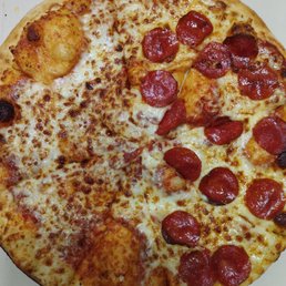 a pepperoni pizza a pepperoni pizza