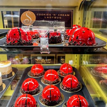 The Sweeterie Confectionery Kitchen - Cookies and creme ladybug - Bakeries Near Me - Hershey, Pennsylvania The Sweeterie Confectionery Kitchen - Cookies and creme ladybug - Bakeries Near Me - Hershey, Pennsylvania