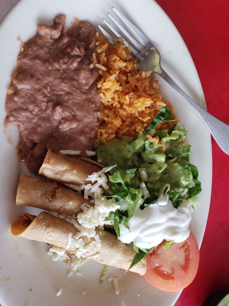 Cuko's Restaurant & Bakery