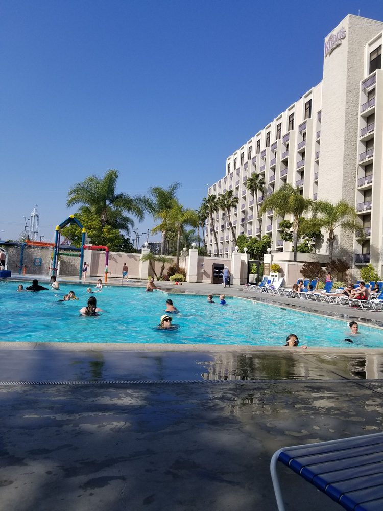 Knott’s Berry Farm Hotel Temp. CLOSED 654 Photos & 677 Reviews