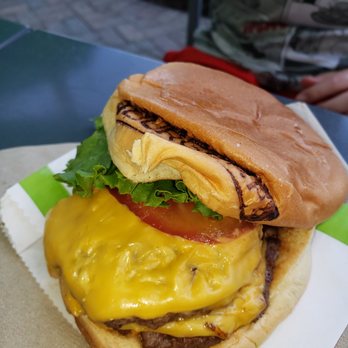 BurgerFi - The classic burger - Burgers Near Me - Davie, Florida BurgerFi - The classic burger - Burgers Near Me - Davie, Florida
