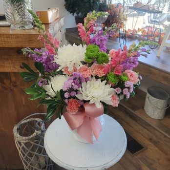 Lilylee's Florist - Florists Near Me - Jefferson, North Carolina