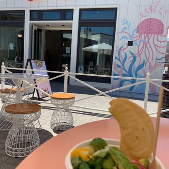 Sweetfin Poke Del Mar - Outside seating! - Poke Near Me - San Diego, California