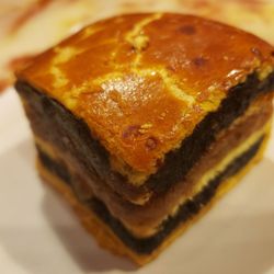 Budapest Cafe and Restaurant - Floden (prune levkar, walnut, poppy seeds)