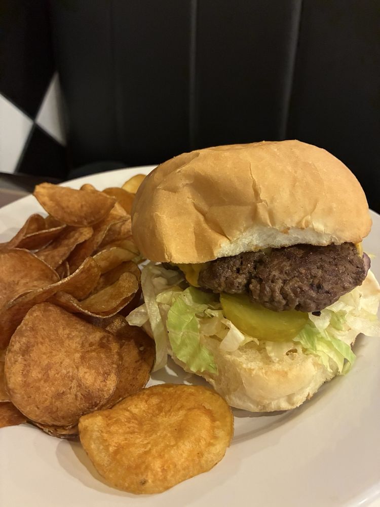 George's Place Bar & Grill