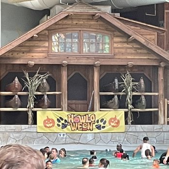 Great Wolf Lodge - Wave pool - Resorts Near Me - Scotrun, Pennsylvania Great Wolf Lodge - Wave pool - Resorts Near Me - Scotrun, Pennsylvania