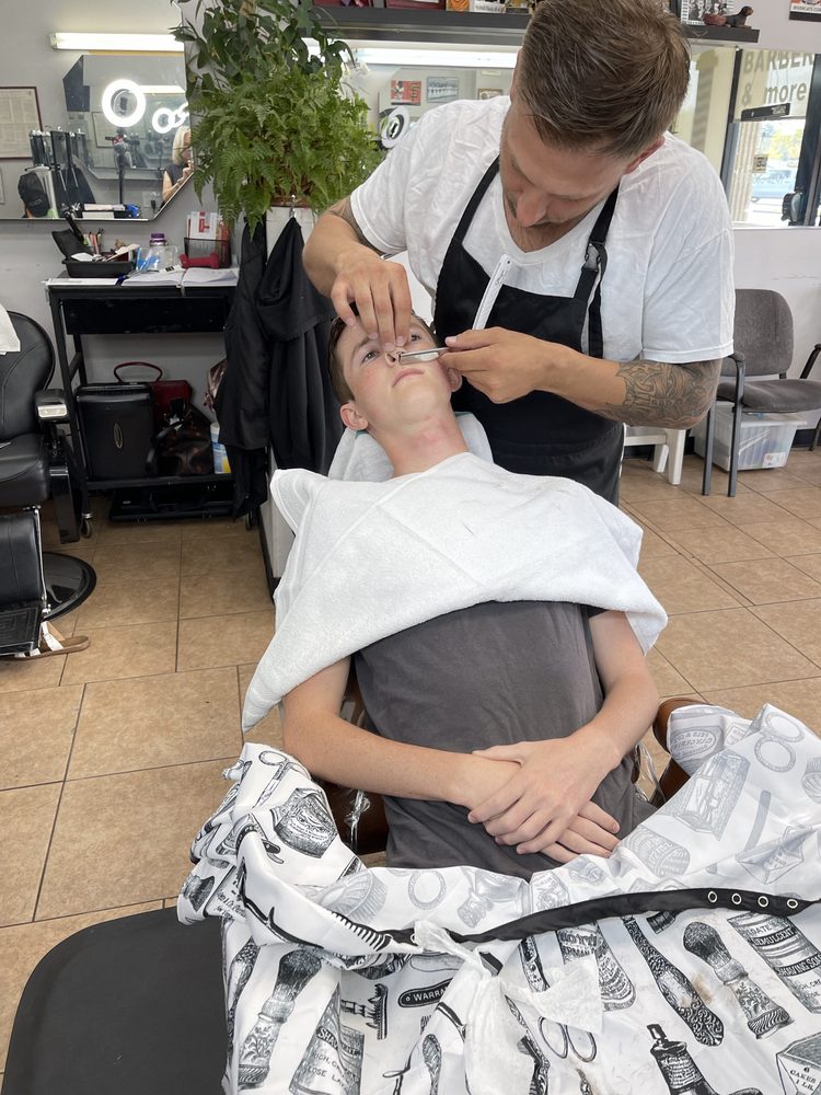 Barber & More Logo