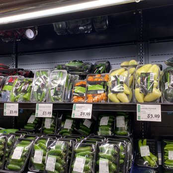 H Mart - Kaka’ako - Solid Pepper Selection - Grocery Near Me - Honolulu, Hawaii
