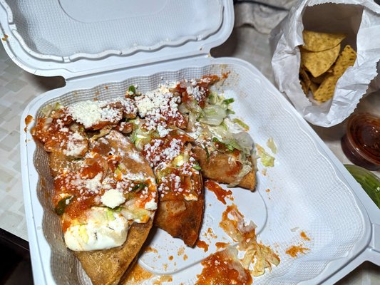 Los Cuates Taqueria by null