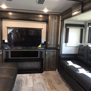 Camping World - Kissimmee - RV Dealers Near Me - Kissimmee, Florida