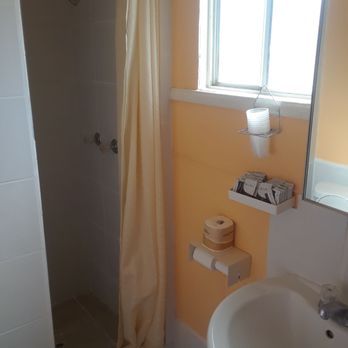 9 Palms Inn - Big bathrooms, super clean, with loads of shampoo soap and conditioner. Not just one - Hotels Near Me - Twentynine Palms, California 9 Palms Inn - Big bathrooms, super clean, with loads of shampoo soap and conditioner. Not just one - Hotels Near Me - Twentynine Palms, California