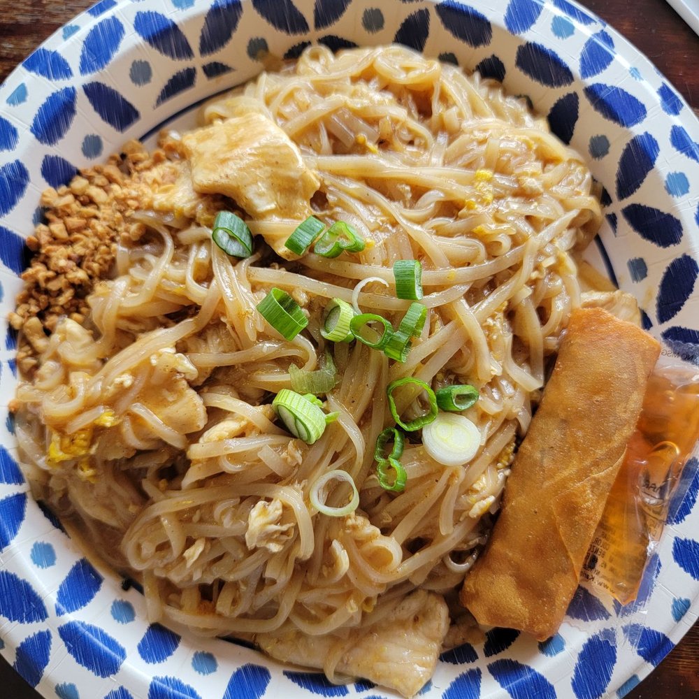 Pad Thai & Spring Roll Pad Thai & Spring Roll