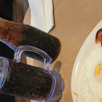 Pieloon - Drink with a carafe - American Near Me - Downey, California