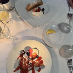 Duling-Kurtz House & Country Inn - Apple strudel, linzertorte