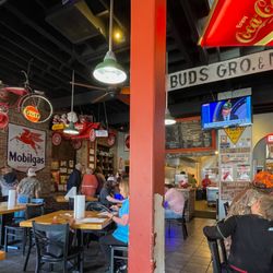 Tailgater's Burger Company - Restaurant interior