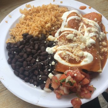 La Victoria Taqueria - Chicken enchiladas - Mexican Near Me - Beverly, Massachusetts La Victoria Taqueria - Chicken enchiladas - Mexican Near Me - Beverly, Massachusetts