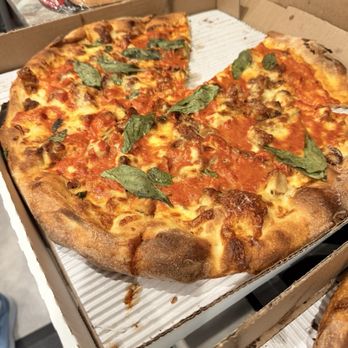 Verona Pizza - Chicken parm pizza - Sandwiches Near Me - Maple Glen, Pennsylvania