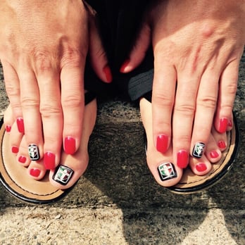 Femi Nails - Paint brush skills!! - Nail Salons Near Me - Waltham, Massachusetts